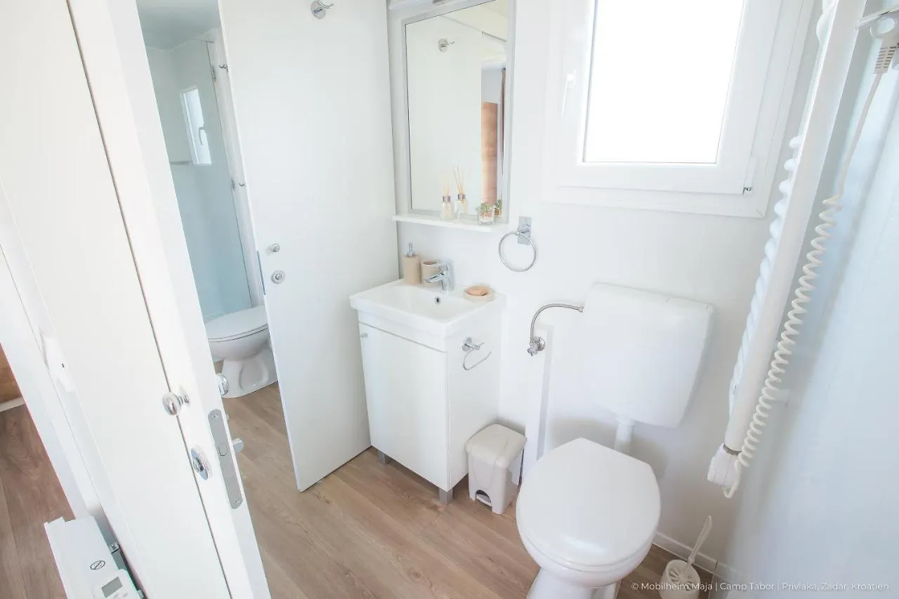 Mobilheim Maja Hotel Privlaka  Campeggio