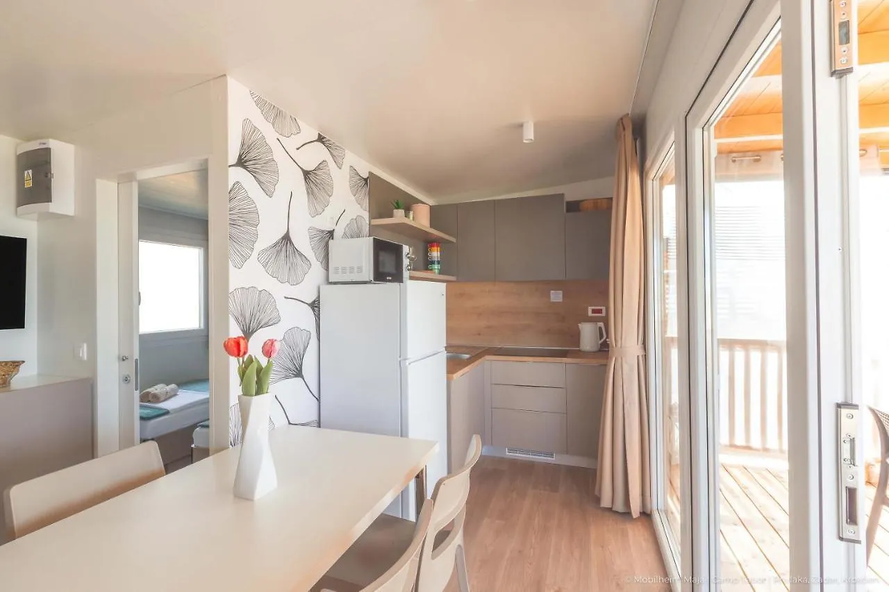 Mobilheim Maja Hotel Privlaka  Campsite